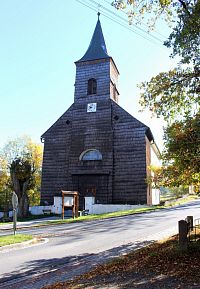 Hojsova Stráž, průčelí kostela