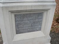 Nápis na hrobě J. K. Tyla