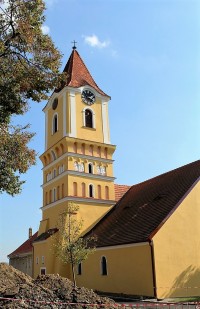 Věž kostela sv. Filipa a Jakuba