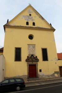 Průčelí klášterního kostela