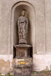 Hrob, socha sv. Jana Křtitele.