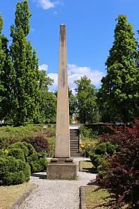 Obelisk v zámeckém parku