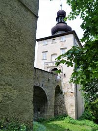 Druhá brána zámku