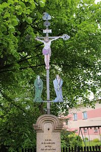 Šluknov, kříž v ulici T. G. Masaryka.