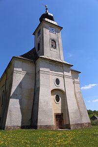 Západní průčelí kostela