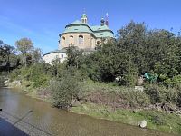 Řeka Smědá a kostel Navštívení Panny Marie