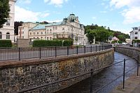 Řeka Kamenice a novější část města