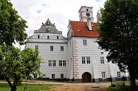 Žichovice, pohled na zámek od západu
