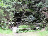 Borek, vchod do podzemí
