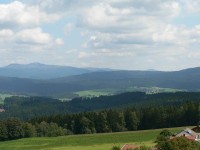 Pohled z věže na hory Bavorského lesa