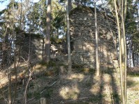 Skalní kopec, kaple strana bez stěny