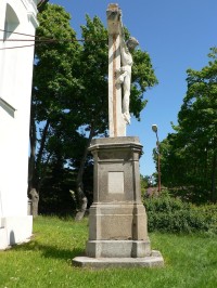 Nalžovské Hory, kříž za kostelem