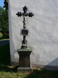 Malé Hydčice, křížek v obci