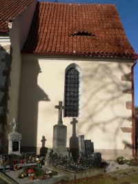 Svojšice, gotické okno kostela
