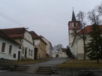 Volenice, okolí kostela