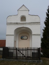 Kladruby, výklenková kaple za poutní kaplí sv. Trojice