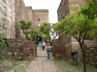 Alcazaba, mezi hradbami