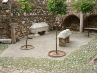 Alcazaba, kamenné rakve
