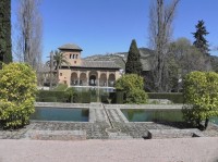 Alhambra, vodní plochy pod klášterem