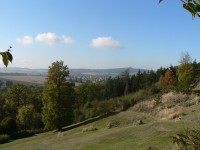 Pohled od zámku Kozel na Šťáhlavy