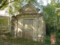 Šťáhlavy, zničená kaple v parku