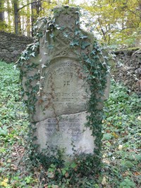 Strážov, náhrobek na židovském hřbitově