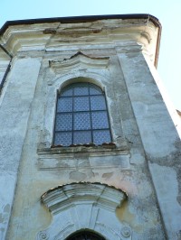 Nicov, okno kostela