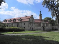 Liběchov, zámek a hospodářská budova