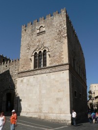 Taormina, věž paláce Corvaja