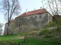 Sádek, hrad nad řekou Rokytnou.