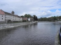 Strakonice, hrad nad řekou Otavou.