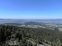 Pohled z rozhledny na vrch Opacz