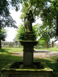 Chotělice - vyvýšenina Kamenec, pomník sv. Panny Marie