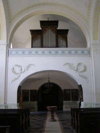 Vysoké Veselí - kostel sv. Mikuláše Toletinského
