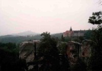 Mariánská vyhlídka - výhled k zámku Hrubá Skála