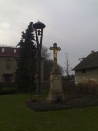 Jílovice - zvonička a pomník ukřižování