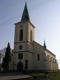 Horní Jelení - kostel Nejsvětější Trojice