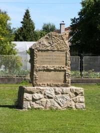 Popovice - pomník obětem válek