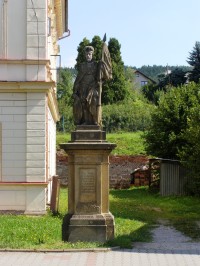 Stará Paka - sochy sv. Ludmily a sv. Václava  