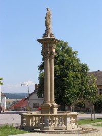 Mlázovice - náměstí, sv. Panna Marie