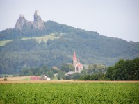 Trosky a kostel v Újezdu pod Troskami