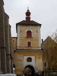 Jaroměř - městská brána se zvonicí	