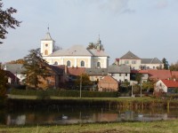 Vysoké Veselí, kostel a rybník Šmejkal 