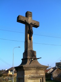 Vysoké Veselí - kamenný kříž