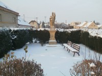 Chlumec nad Cidlinou - pomník se sochou sv. Václava