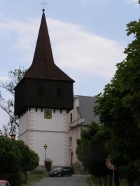 Hronov - kostel Všech Svatých se zvonicí
