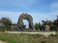 Pomník koní u Střezetic