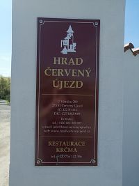 Hrad, zahrada a skanzen - Červený Újezd