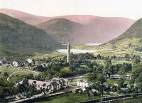 Glendalough - údolí s posvátnými kláštery