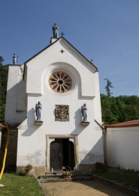 Lysice – hrobka Dubských z Třebomyslic s kaplí Povýšení Svatého kříže